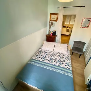  Appartamento En Rez-de-chaussé, De 21m 2